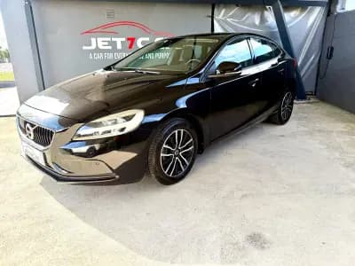 Vendo Volvo V40 2017 - 17490 EUR, 131420 km - AUTO.MOTO.pt