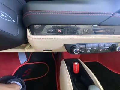 Sell Ferrari F8 Tributo 2022 - 425600 EUR, 4336 km - AUTO.MOTO.pt