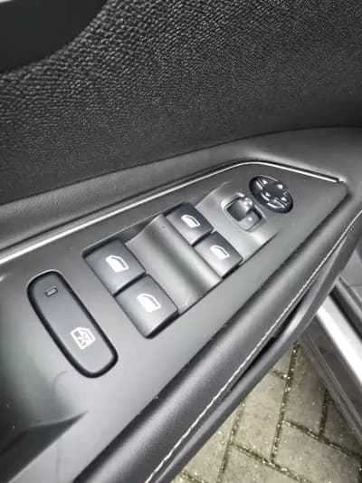 Sell Peugeot 3008 2018 - 22950 EUR, 162300 km - AUTO.MOTO.pt