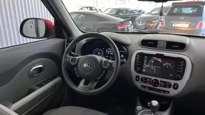 Sell Kia e-Soul 2018 - 14990 EUR, 106047 km - AUTO.MOTO.pt