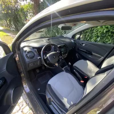 Vendo Renault Captur 2014 - 13990 EUR, 146000 km - AUTO.MOTO.pt