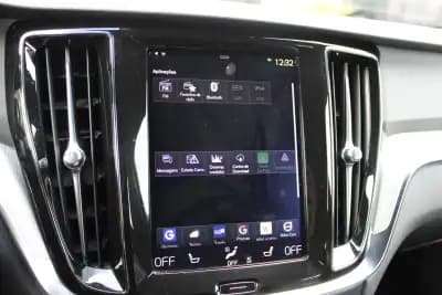 Vendo Volvo V60 2020 - 26400 EUR, 128429 km - AUTO.MOTO.pt