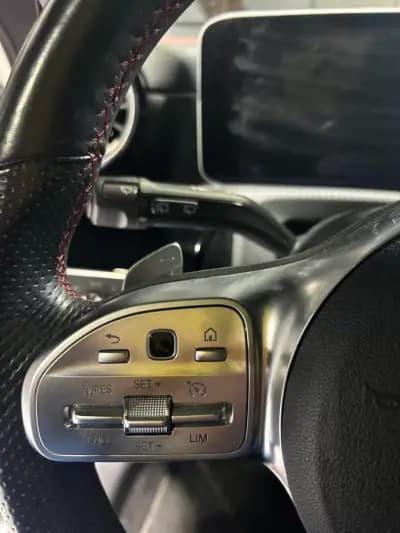 Vendo Mercedes-Benz CLA 200 2020 - 35500 EUR, 41690 km - AUTO.MOTO.pt