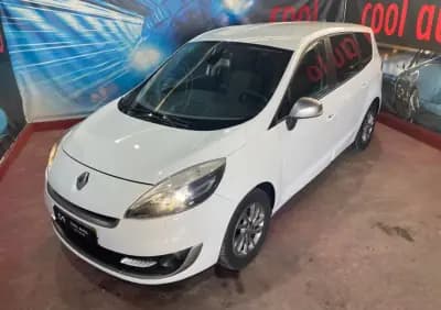 Vendo Renault Grand Scénic 2012 - 8899 EUR, 230000 km - AUTO.MOTO.pt