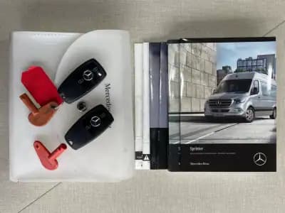 Vendo Mercedes-Benz Sprinter 2022 - 46900 EUR, 72000 km - AUTO.MOTO.pt