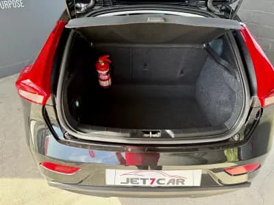 Vendo Volvo V40 2017 - 17490 EUR, 131420 km - AUTO.MOTO.pt