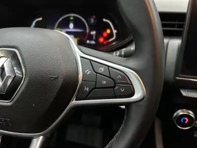 Vendo Renault Clio 2022 - 19800 EUR, 84000 km - AUTO.MOTO.pt