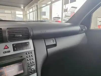 Vendo Mercedes-Benz CLC 180 2010 - 9500 EUR, 269000 km - AUTO.MOTO.pt