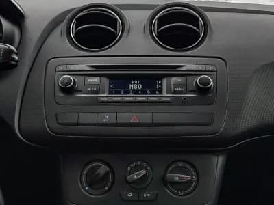 Vendo SEAT Ibiza 2015 - 11950 EUR, 80000 km - AUTO.MOTO.pt