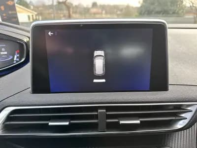 Vendo Peugeot 3008 2019 - 13900 EUR, 180000 km - AUTO.MOTO.pt