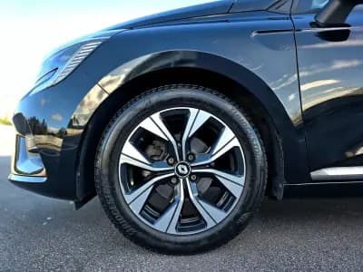 Vendo Renault Clio 2023 - 14750 EUR, 24600 km - AUTO.MOTO.pt