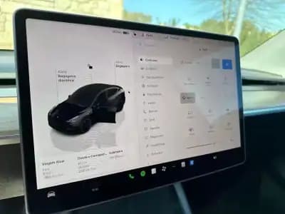 Vendo Tesla Model Y 2022 - 39999 EUR, 101000 km - AUTO.MOTO.pt