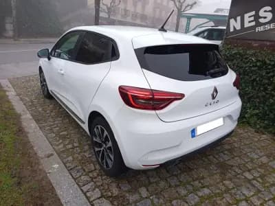 Sell Renault Clio 2021 - 15990 EUR, 96189 km - AUTO.MOTO.pt