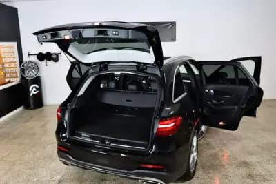 Sell Mercedes-Benz GLC 350 2017 - 39900 EUR, 90000 km - AUTO.MOTO.pt
