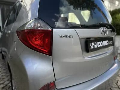 Sell Toyota Verso-S 2011 - 7990 EUR, 126450 km - AUTO.MOTO.pt