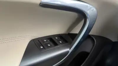 Vendo Opel Insignia 2016 - 13500 EUR, 164000 km - AUTO.MOTO.pt