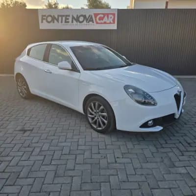 Vendo Alfa Romeo Giulietta 2016 - 10250 EUR, 172955 km - AUTO.MOTO.pt