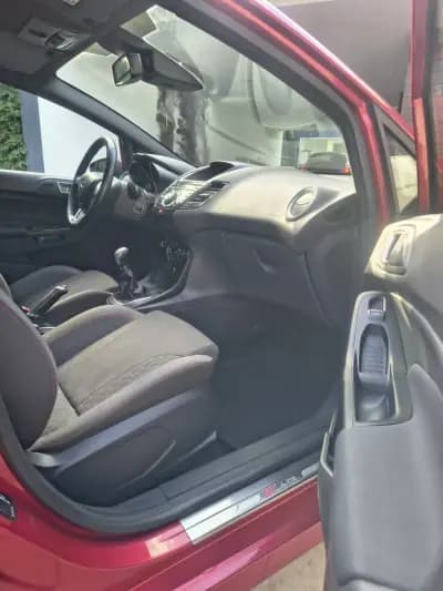 Sell Ford Fiesta 2017 - 10750 EUR, 128000 km - AUTO.MOTO.pt