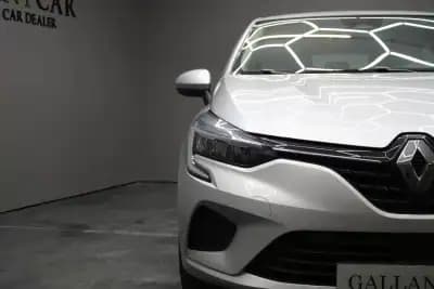 Vendo Renault Clio 2022 - 19800 EUR, 84000 km - AUTO.MOTO.pt