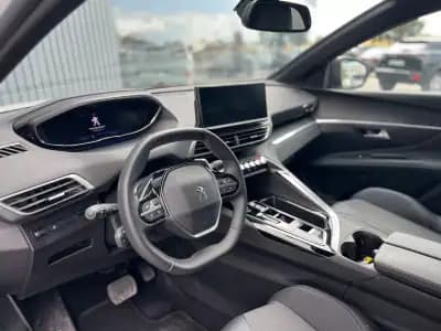 Vendo Peugeot 5008 2024 - 29750 EUR, 32015 km - AUTO.MOTO.pt