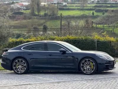 Vendo Porsche Panamera 2017 - 58990 EUR, 114000 km - AUTO.MOTO.pt