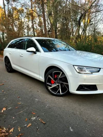Vendo Audi A4 Avant 2017 - 22990 EUR, 183300 km - AUTO.MOTO.pt