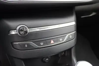 Vendo Peugeot 308 SW 2019 - 11990 EUR, 159000 km - AUTO.MOTO.pt