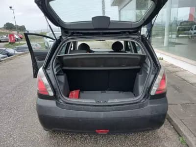 Sell Kia Rio 2009 - 3900 EUR, 344000 km - AUTO.MOTO.pt