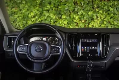 Sell Volvo XC 60 2017 - 27900 EUR, 152000 km - AUTO.MOTO.pt