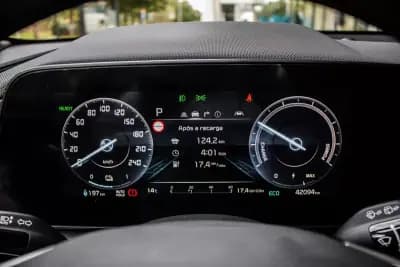 Vendo Kia Niro EV 2023 - 27990 EUR, 42094 km - AUTO.MOTO.pt