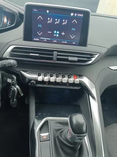 Vendo Peugeot 5008 2018 - 14990 EUR, 172200 km - AUTO.MOTO.pt