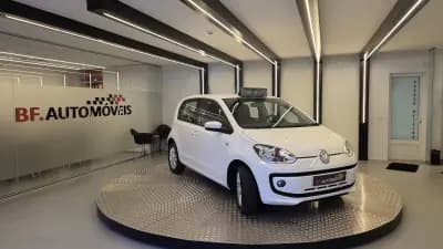 Vendo Volkswagen Cross Up! 2013 - 7750 EUR, 154338 km - AUTO.MOTO.pt