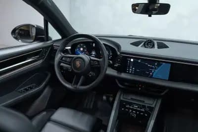 Sell Porsche Macan 2024 - 87950 EUR, 16000 km - AUTO.MOTO.pt