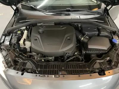 Vendo Volvo V60 2016 - 13950 EUR, 322000 km - AUTO.MOTO.pt