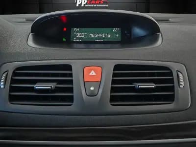 Vendo Renault Mégane Sport Tourer 2009 - 10450 EUR, 160000 km - AUTO.MOTO.pt