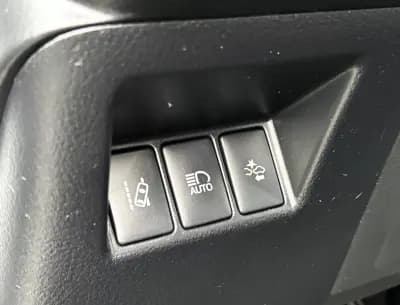 Sell Toyota Yaris 2017 - 11990 EUR, 110000 km - AUTO.MOTO.pt