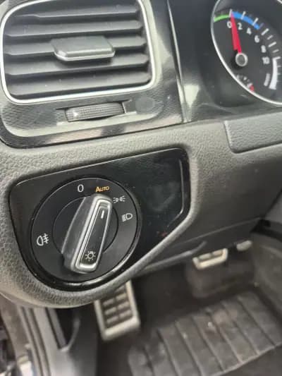 Sell Volkswagen Golf 2016 - 15490 EUR, 211638 km - AUTO.MOTO.pt