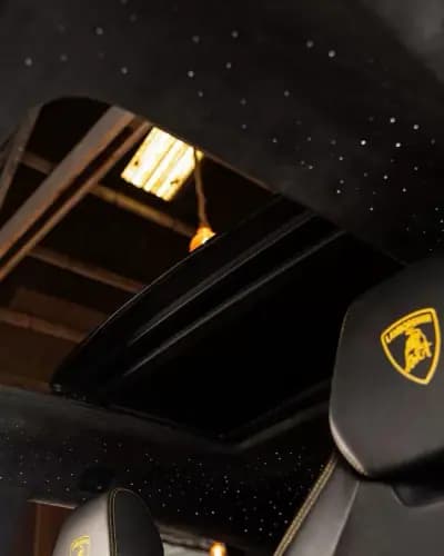 Vendo Lamborghini Urus 2020 - 305000 EUR, 104000 km - AUTO.MOTO.pt