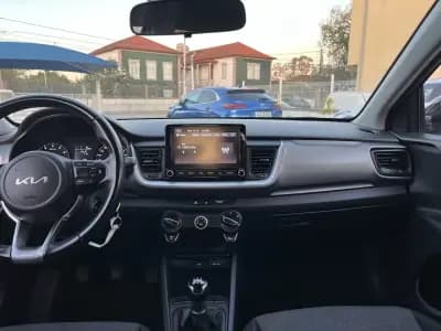 Sell Kia Stonic 2022 - 13750 EUR, 93000 km - AUTO.MOTO.pt