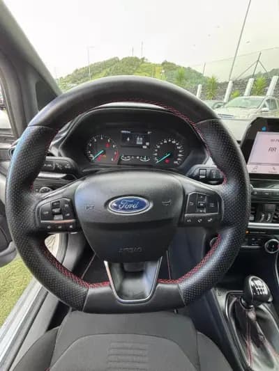 Vendo Ford Fiesta 2022 - 19490 EUR, 60249 km - AUTO.MOTO.pt