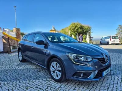 Vendo Renault Mégane Sport Tourer 2019 - 15900 EUR, 133373 km - AUTO.MOTO.pt