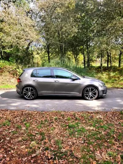 Vendo Volkswagen Golf 2015 - 16990 EUR, 218000 km - AUTO.MOTO.pt