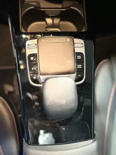 Vendo Mercedes-Benz CLA 200 2020 - 35500 EUR, 41690 km - AUTO.MOTO.pt