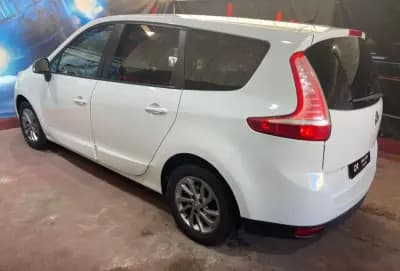Vendo Renault Grand Scénic 2012 - 8899 EUR, 230000 km - AUTO.MOTO.pt