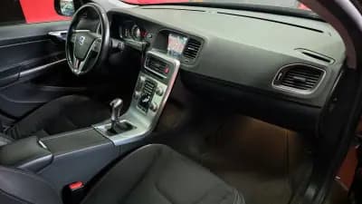 Vendo Volvo V60 Cross Country 2016 - 18180 EUR, 138731 km - AUTO.MOTO.pt