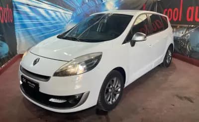 Vendo Renault Grand Scénic 2012 - 8899 EUR, 230000 km - AUTO.MOTO.pt
