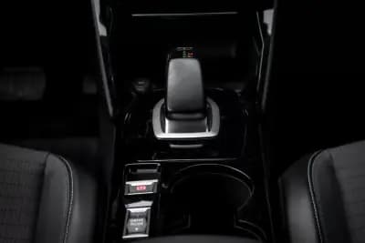 Vendo Peugeot e-2008 2021 - 20850 EUR, 59500 km - AUTO.MOTO.pt