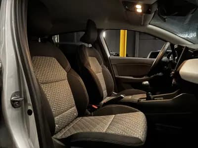 Sell Renault Clio 2023 - 14990 EUR, 109400 km - AUTO.MOTO.pt