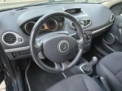 Vendo Renault Clio Break 2008 - 3999 EUR, 208437 km - AUTO.MOTO.pt