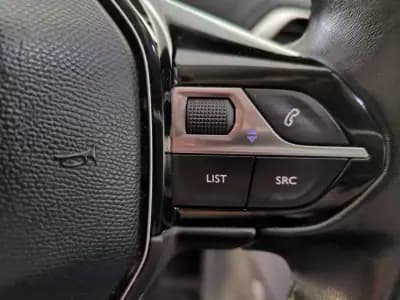 Vendo Peugeot 3008 2018 - 15992 EUR, 65181 km - AUTO.MOTO.pt